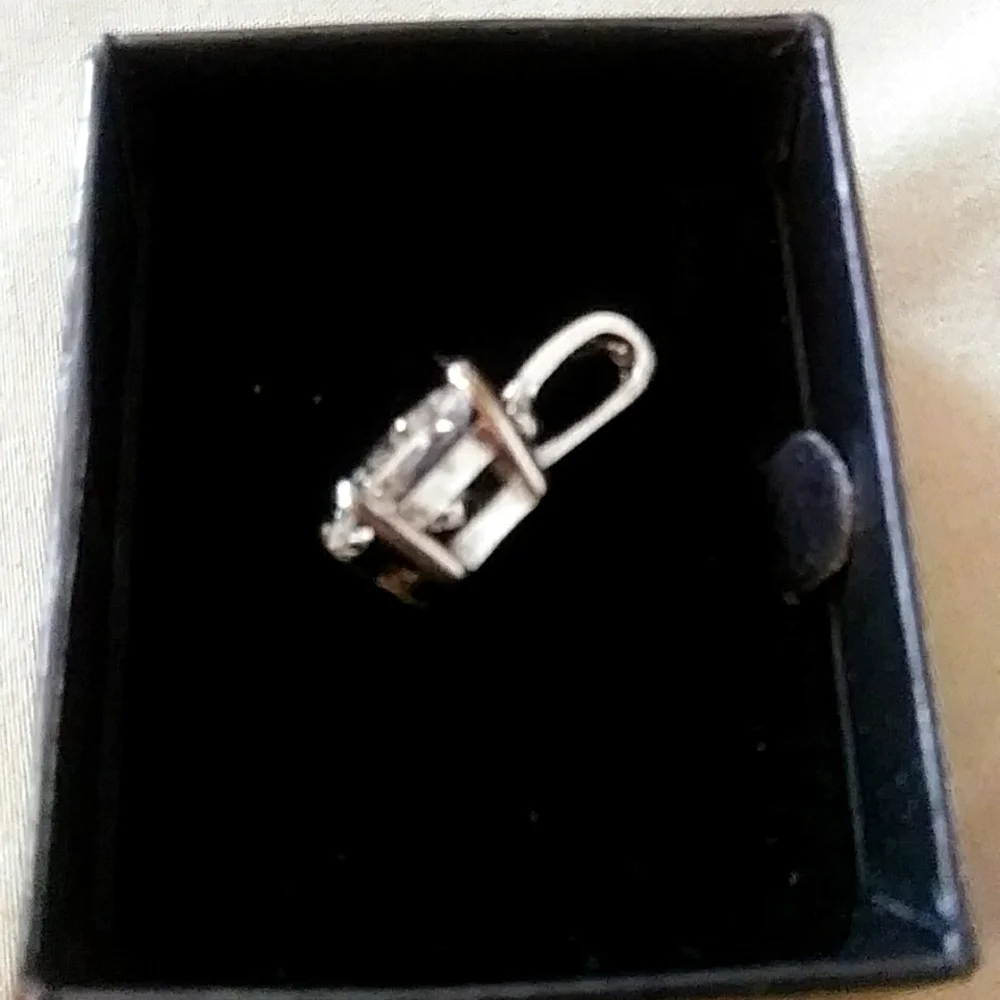 VINTAGE Diamond Pendant - Picture 3 of 5